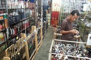 Kedai pancing di Gua Musang, Malaysia